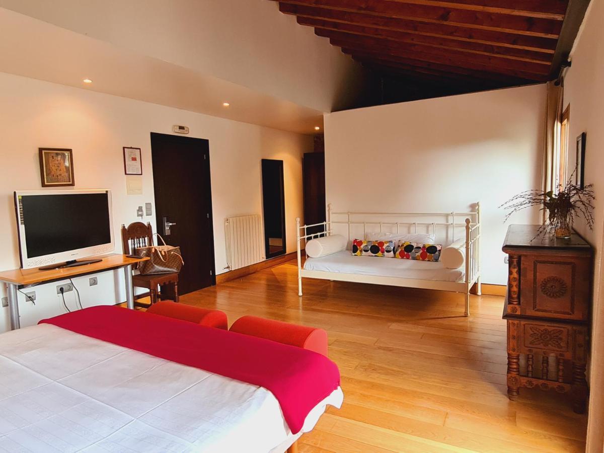 Posada Los Calderones Сантильяна-дель-Мар Экстерьер фото