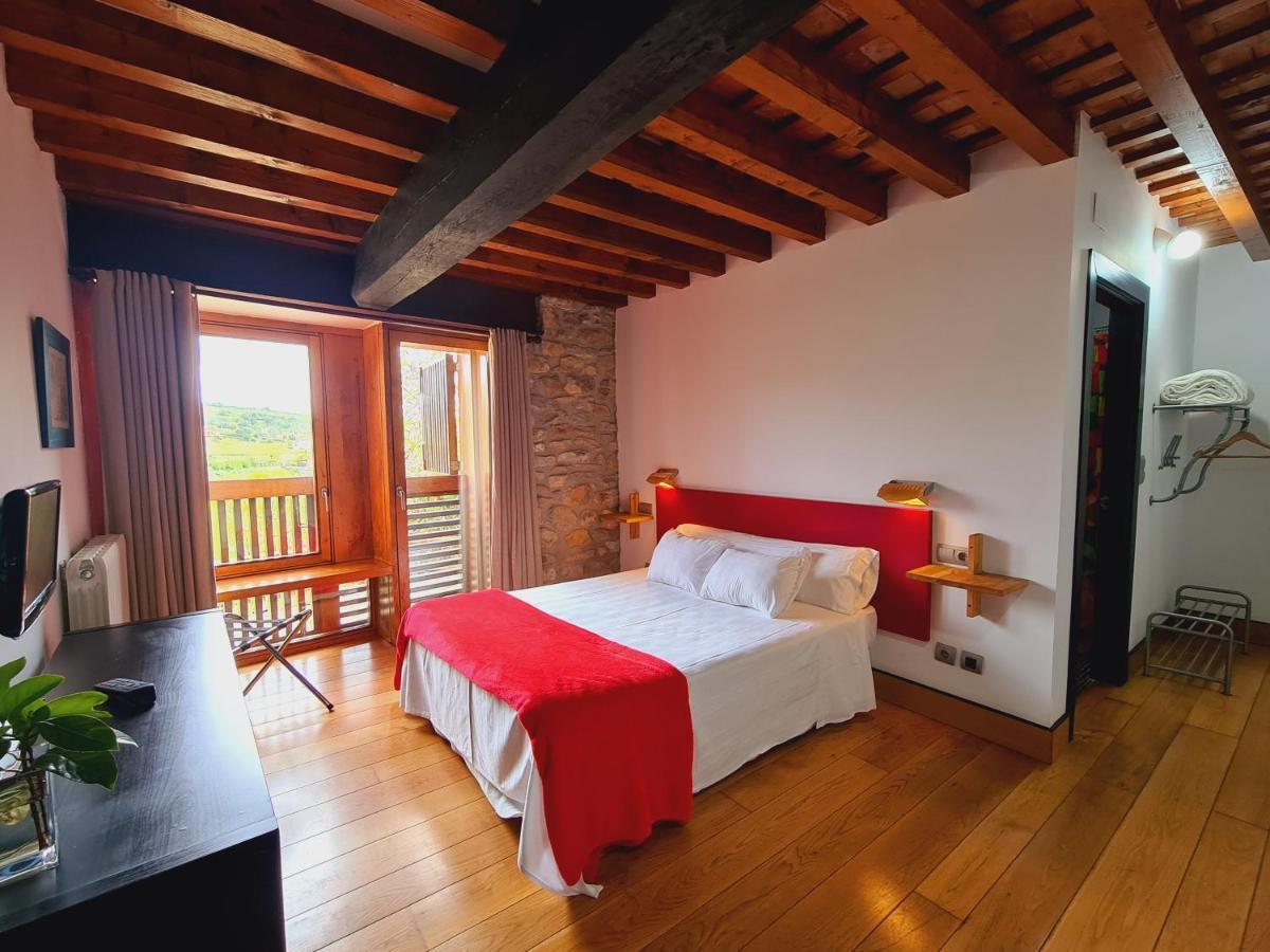 Posada Los Calderones Сантильяна-дель-Мар Экстерьер фото