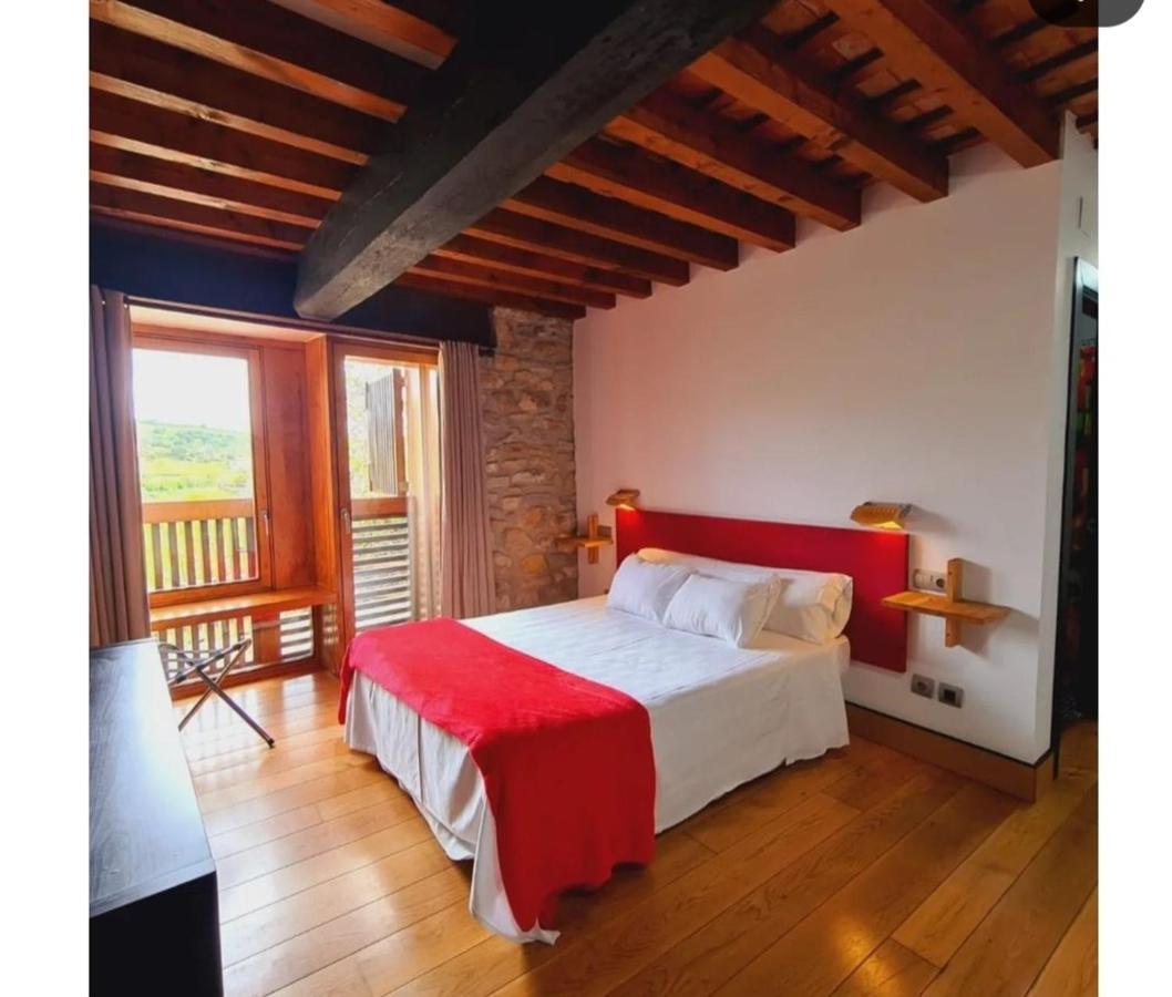 Posada Los Calderones Сантильяна-дель-Мар Экстерьер фото