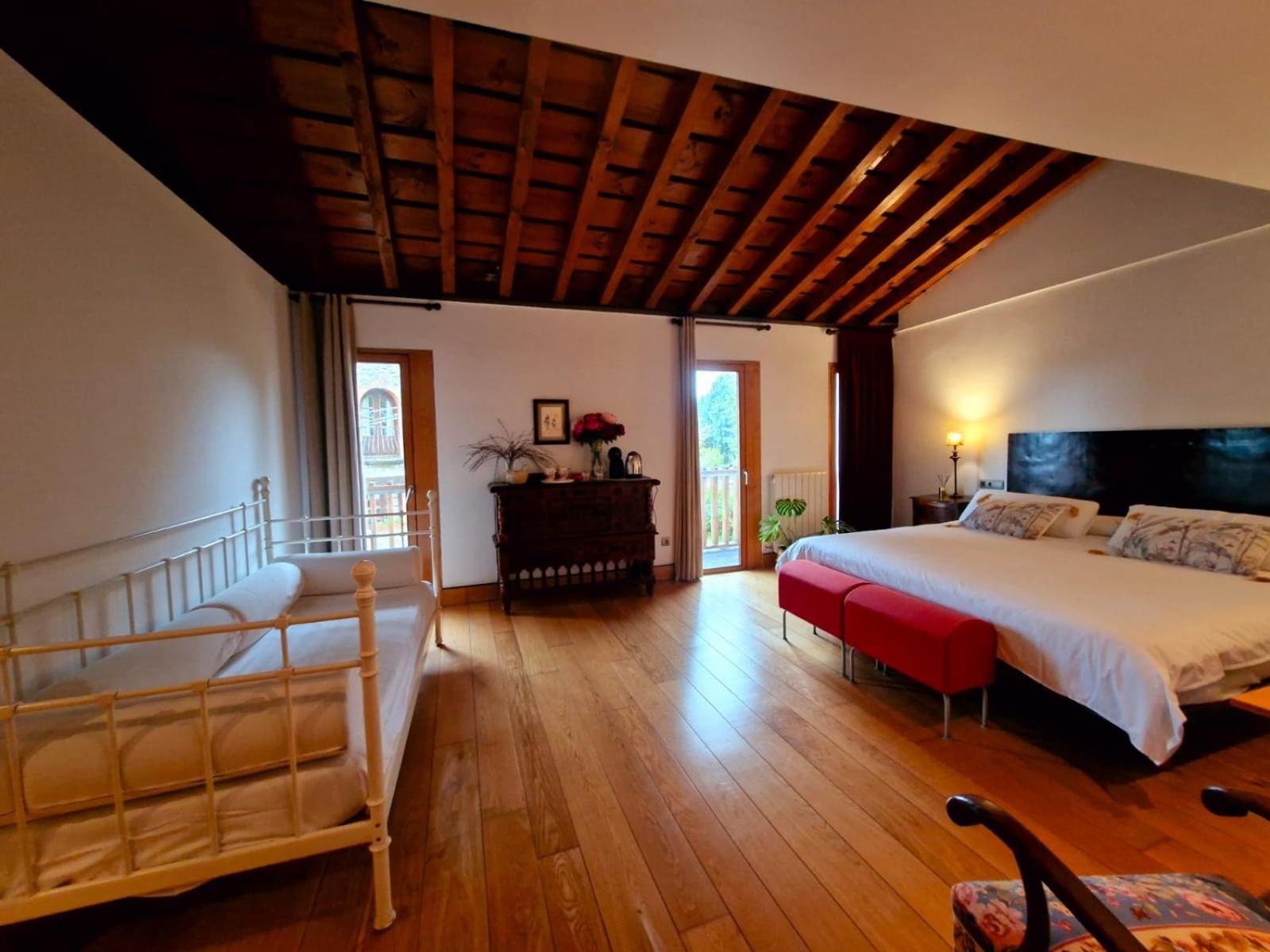 Posada Los Calderones Сантильяна-дель-Мар Экстерьер фото
